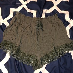 Shorts with lace